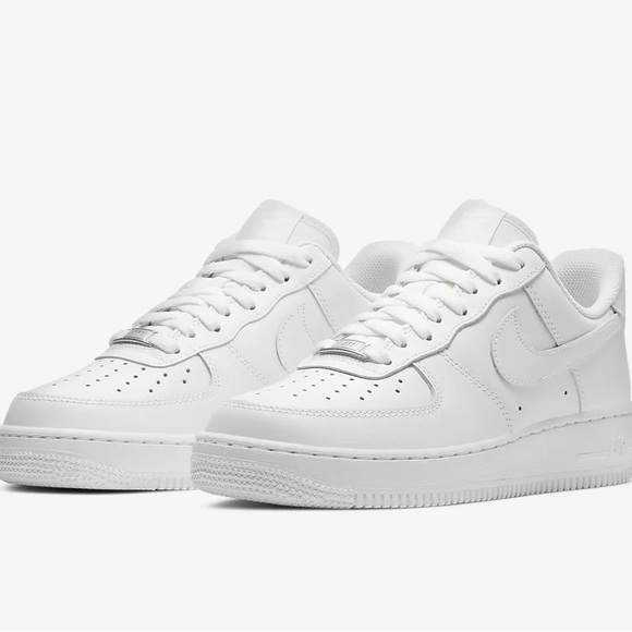 Nike Shoes - Nike women Air Force 1’s. Size 7